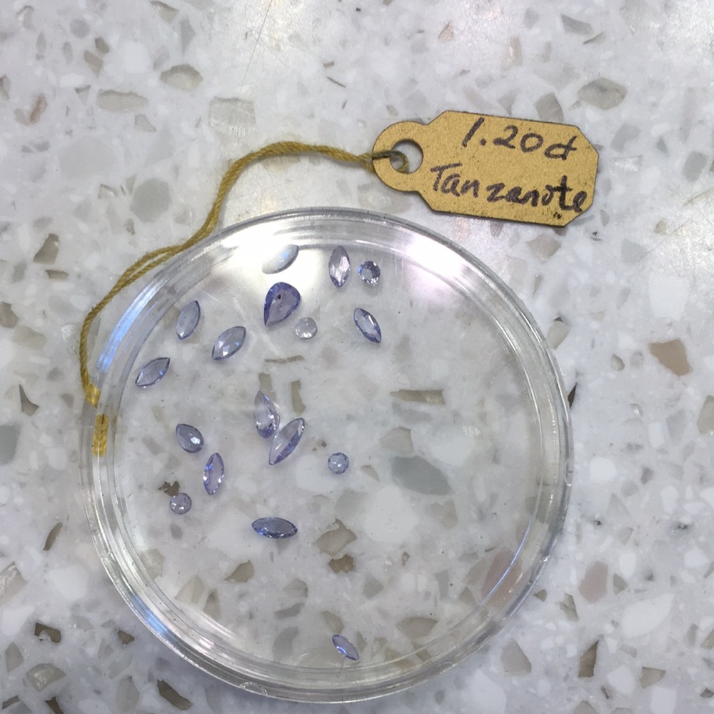 Genuine tanzanite stones